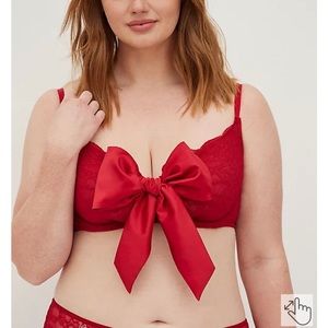 NWT Red bow Bra size 3